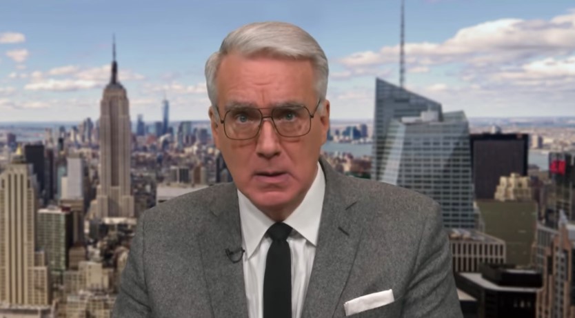 Keith Olbermann Responde a Acusaciones sobre una Relación Pasada y Apoyo Financiero a Periodista